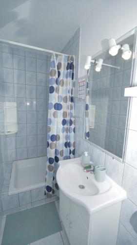 apartment_jadranka_rogoznica_a3_bathroom